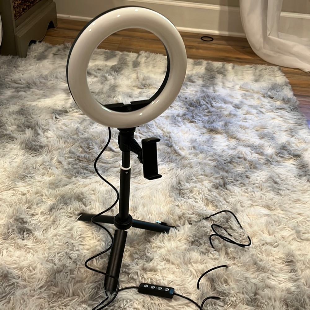 Standing Ring Light